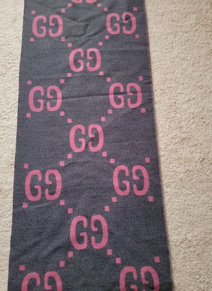 GUCCI scarf - Picture 1 of 8
